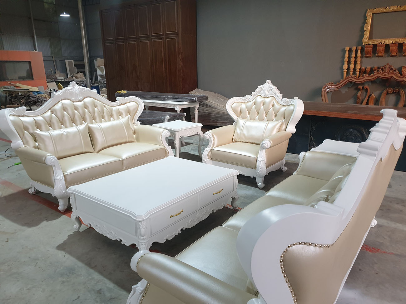 Tổng quan ưu và nhược điểm ghế sofa cao cấp và sofa giá rẻ